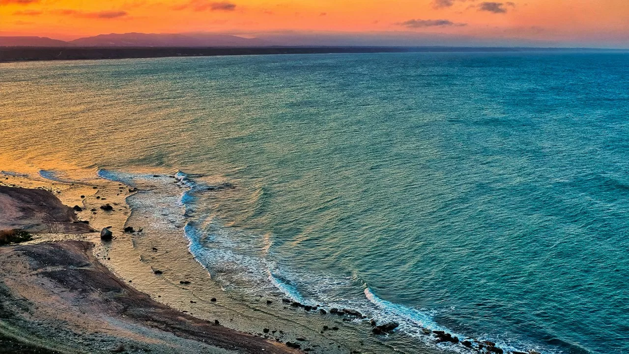 2-day tour to Singing Dune and Aktau mountains in Altyn Emel